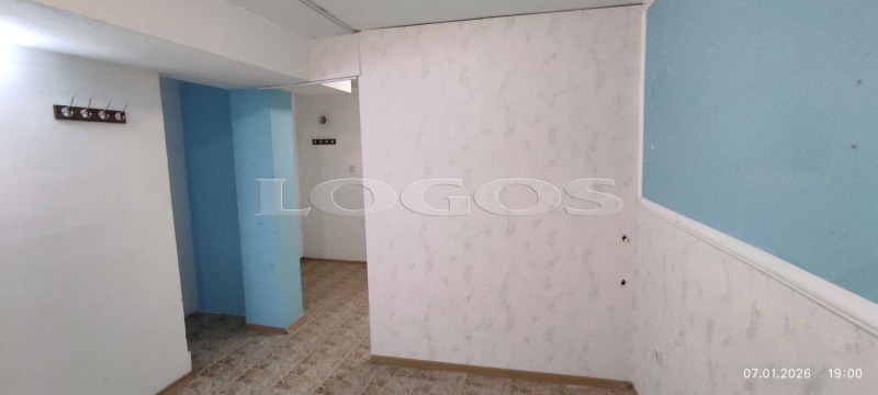 Дава под наем ОФИС, гр. Варна, Зимно кино Тракия, снимка 6 - Офиси - 53074493