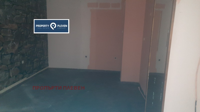 Дава под наем МАГАЗИН, гр. Плевен, Идеален център