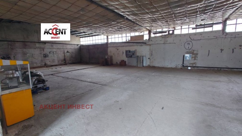 Дава под наем СКЛАД, гр. Варна, Западна промишлена зона, снимка 3 - Складове - 52704326