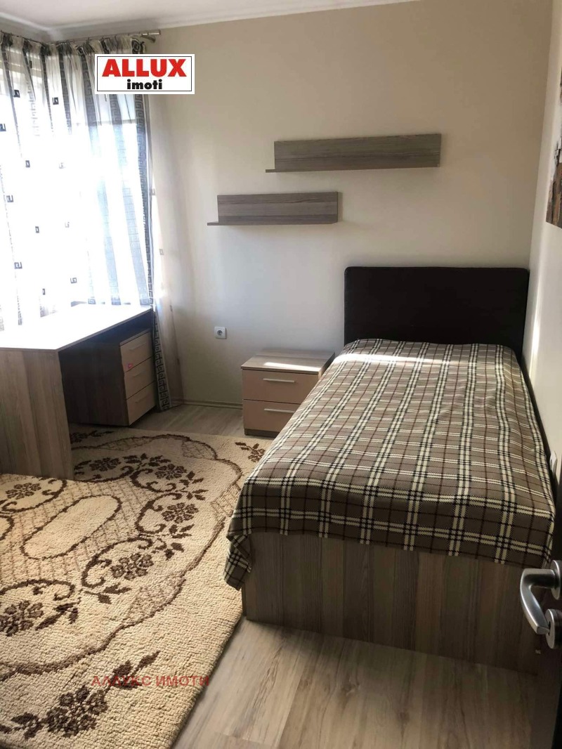 В аренду  2 спальни Русе , Възраждане , 100 кв.м | 81065460 - изображение [6]