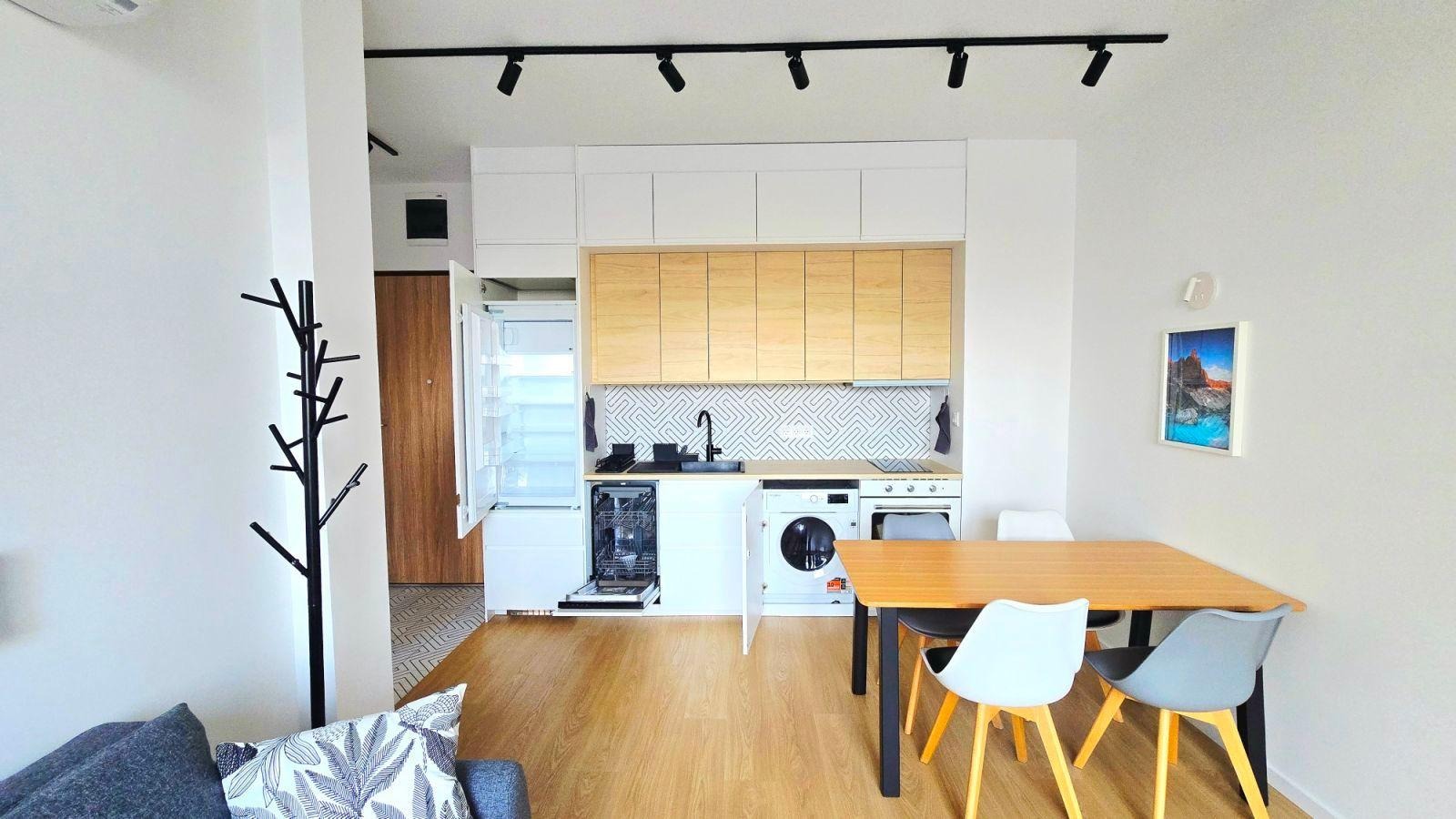 Дава под наем 2-СТАЕН, гр. София, Лозенец, снимка 3 - Апартаменти - 53244335