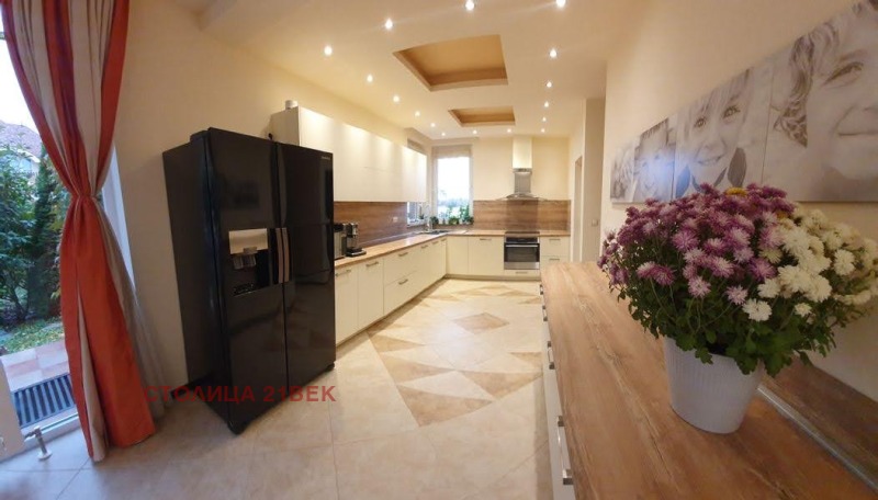 Издаје се  Кућа Софија , Панчарево , 450 м2 | 75585081 - слика [5]