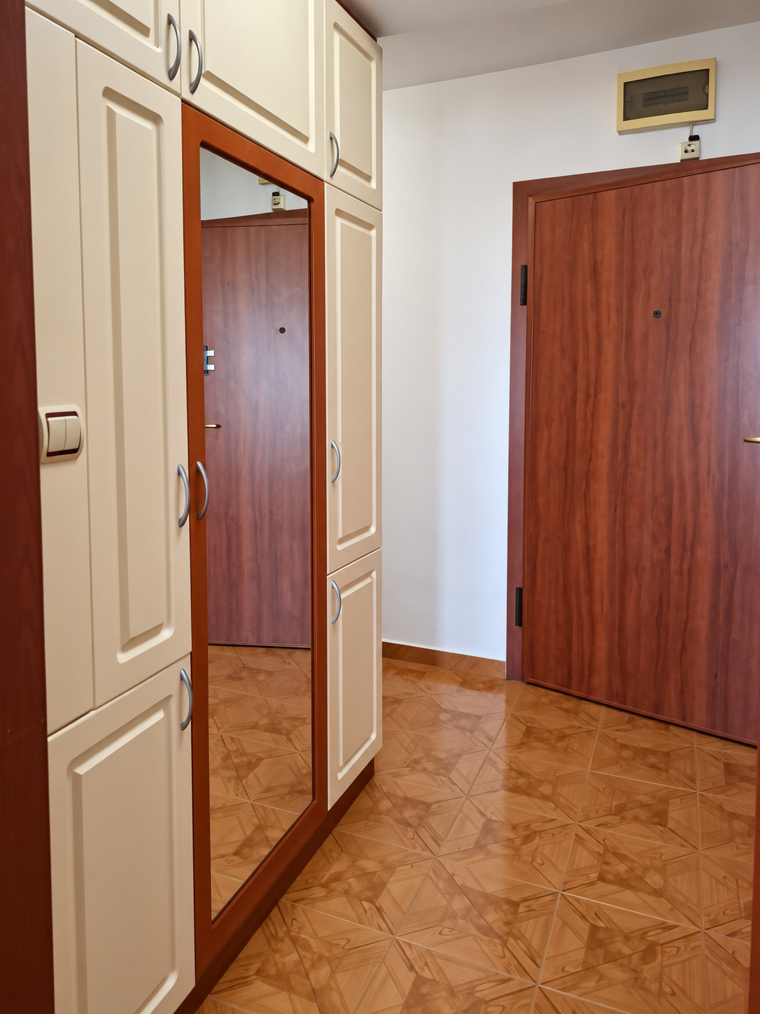 Дава под наем 2-СТАЕН, гр. София, Редута, снимка 5 - Апартаменти - 56083113