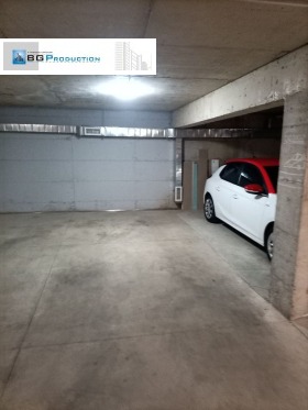 ГАРАЖ, ПАРКОМЯСТО, 15 m2