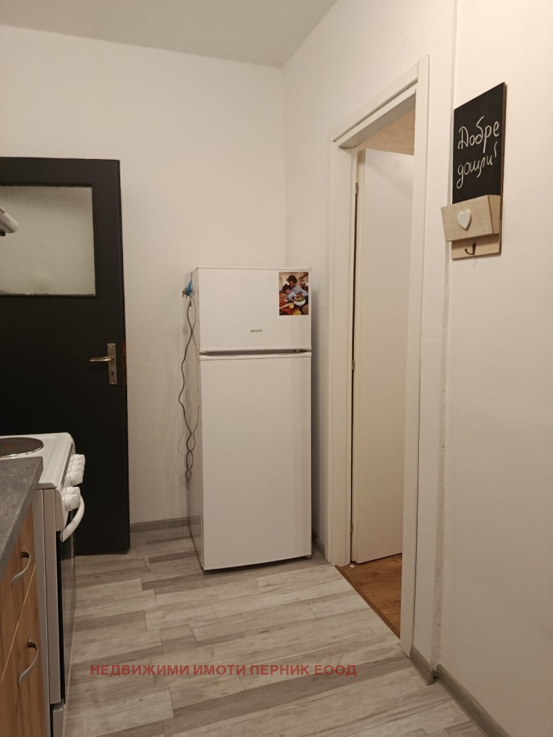 Дава под наем 2-СТАЕН, гр. Радомир, област Перник, снимка 11 - Апартаменти - 52747874