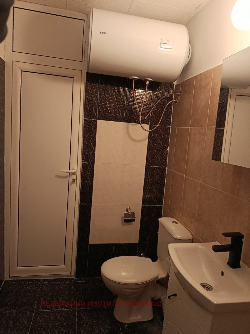 Дава под наем 2-СТАЕН, гр. Радомир, област Перник, снимка 15 - Апартаменти - 52747874