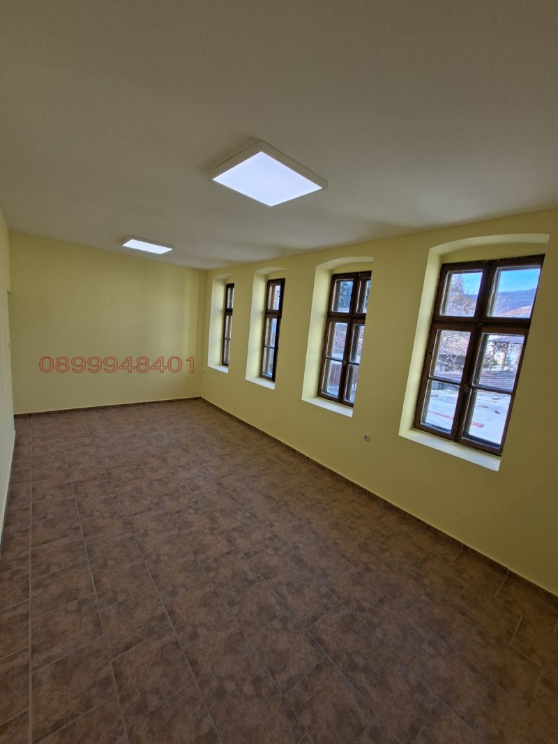 Дава под наем ОФИС, гр. Провадия, област Варна, снимка 12 - Офиси - 52785371