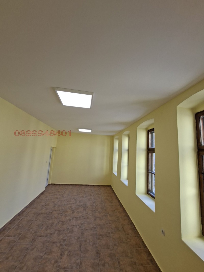 Дава под наем ОФИС, гр. Провадия, област Варна, снимка 11 - Офиси - 52785371