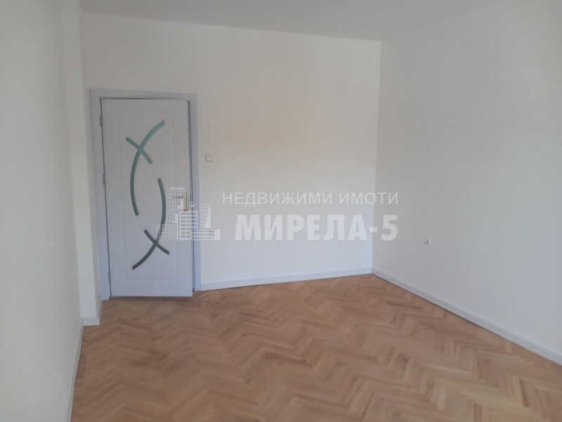 Zu vermieten  1 Schlafzimmer Ruse , Wazraschdane , 65 qm | 65406442 - Bild [3]
