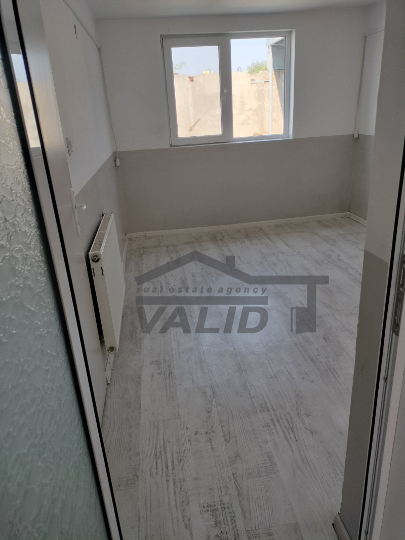 K pronájmu  Průmyslová budova Ruse , Centralen južen rajon , 255 m2 | 41550871 - obraz [10]