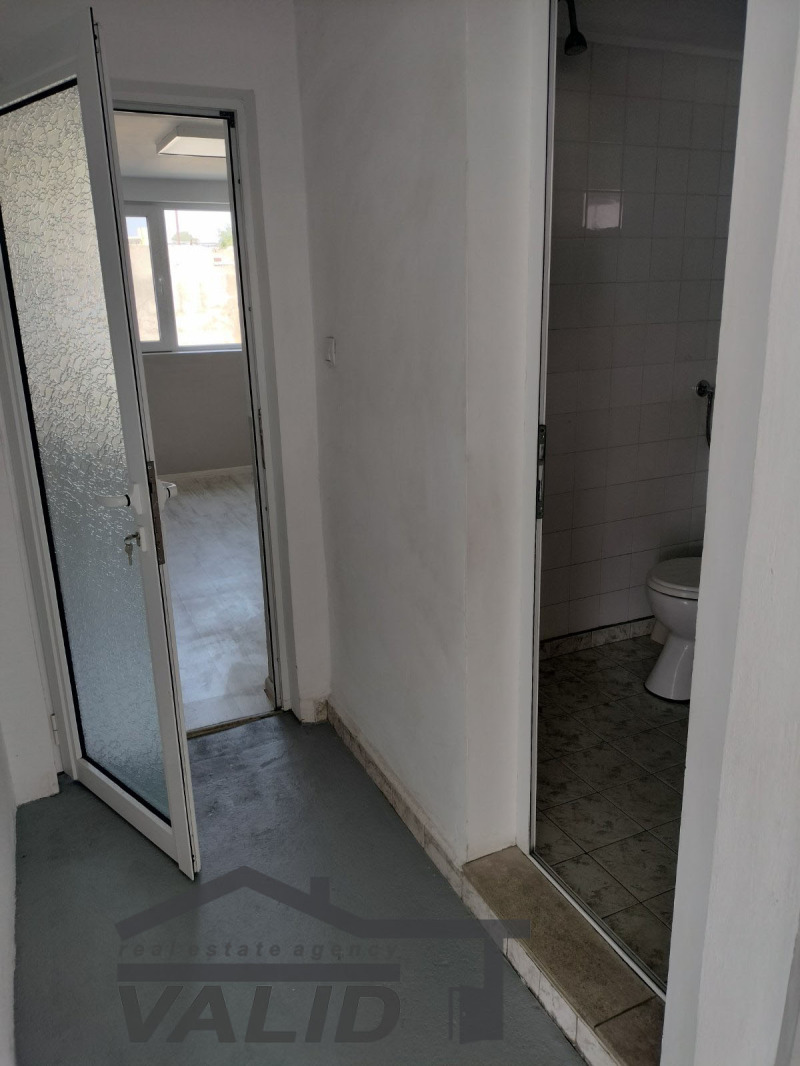 K pronájmu  Průmyslová budova Ruse , Centralen južen rajon , 255 m2 | 41550871 - obraz [9]