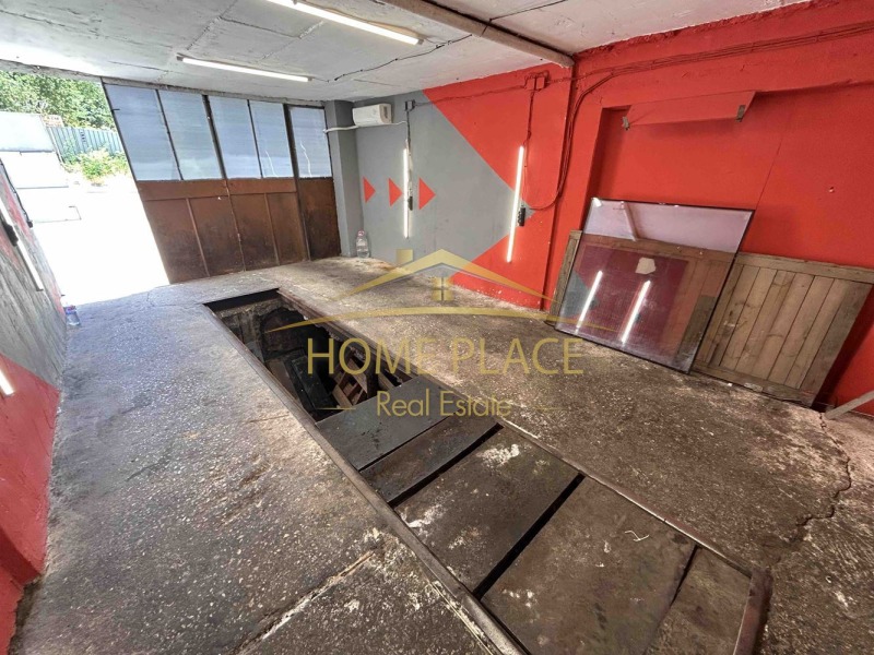 Дава под нем  Гараж, паркомясто, град Варна, Левски 1 •  210 EUR • ID 29591060 — holmes.bg - [1] 