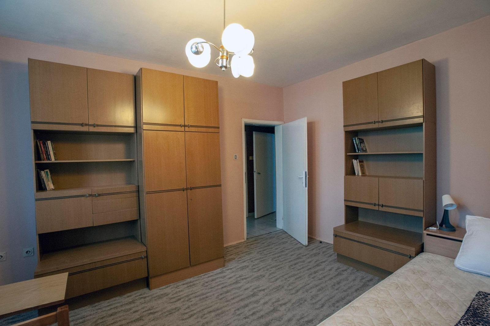 Дава под наем 3-СТАЕН, гр. София, Лагера, снимка 13 - Апартаменти - 55048830