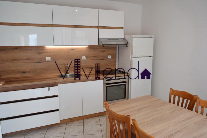 Zu vermieten  2 Schlafzimmer Sofia , Belite brezi , 75 qm | 67813034