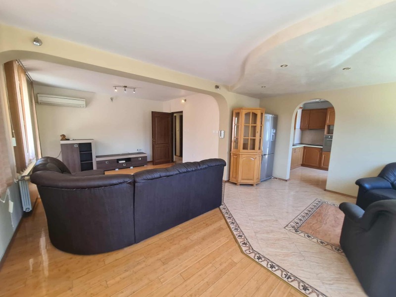 В аренду  3+ спальни Хасково , Каменни , 145 кв.м | 92213207 - изображение [2]