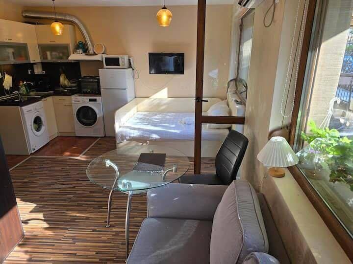 Дава под наем 1-СТАЕН, гр. Бургас, Сарафово, снимка 2 - Апартаменти - 53813629