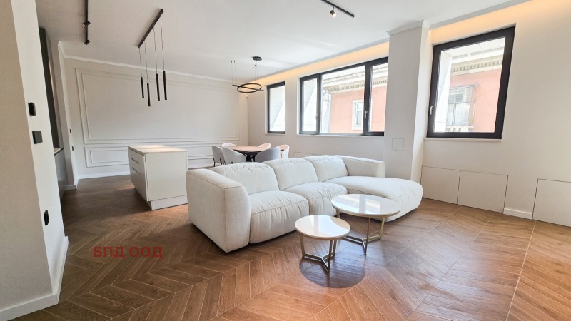 För uthyrning  2 sovrum Sofia , Centar , 150 kvm | 82191776