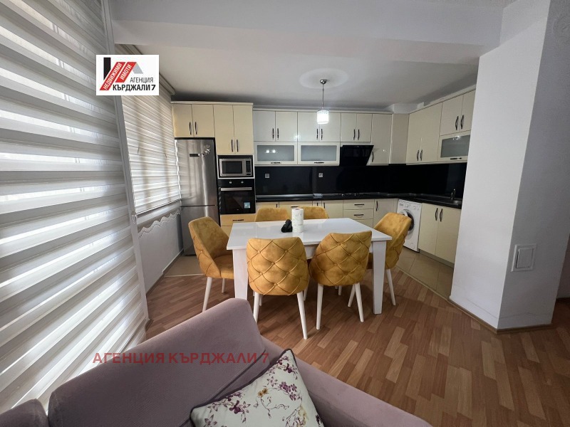 Дава под наем 3-СТАЕН, гр. Кърджали, Възрожденци