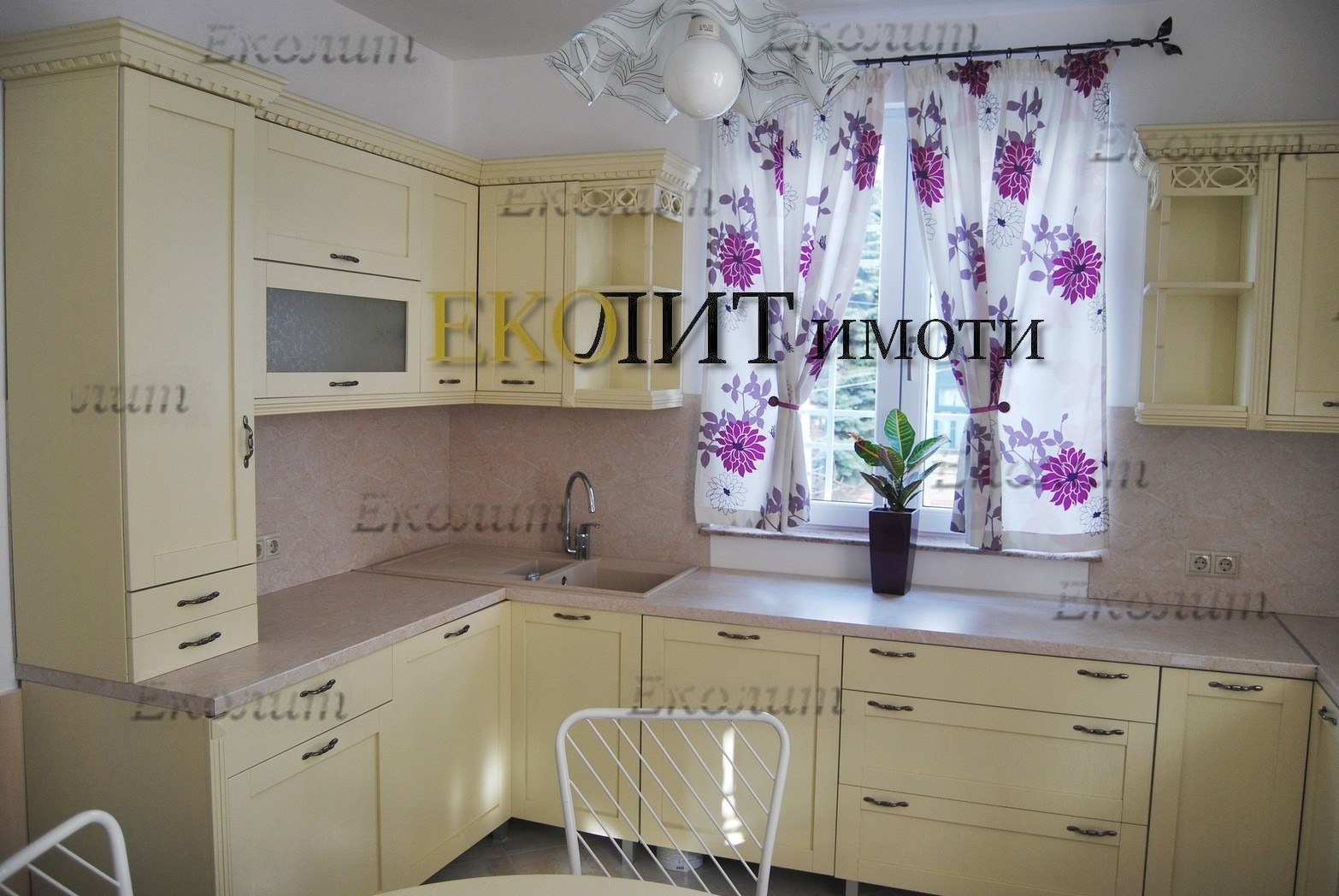 Дава под наем ЕТАЖ ОТ КЪЩА, гр. София, Редута