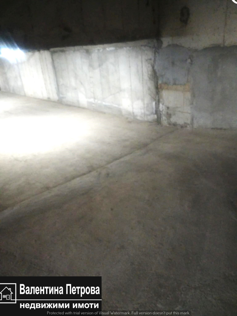 Дава под наем ГАРАЖ, ПАРКОМЯСТО, гр. Русе, Център, снимка 2 - Гаражи и паркоместа - 52660651