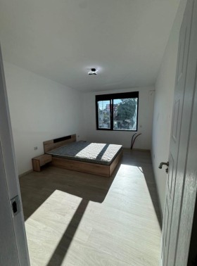 1 ložnice Zona B-19, Sofia 4
