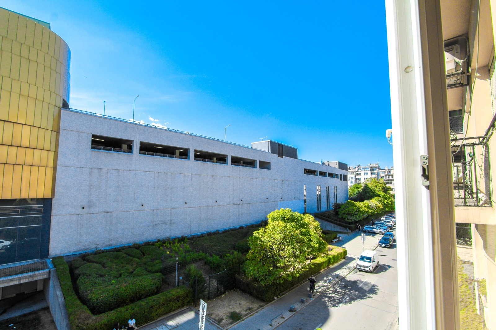 Дава под наем МНОГОСТАЕН, гр. София, Оборище