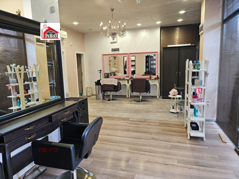 Дава под наем БИЗНЕС ИМОТ, гр. Пазарджик, Идеален център