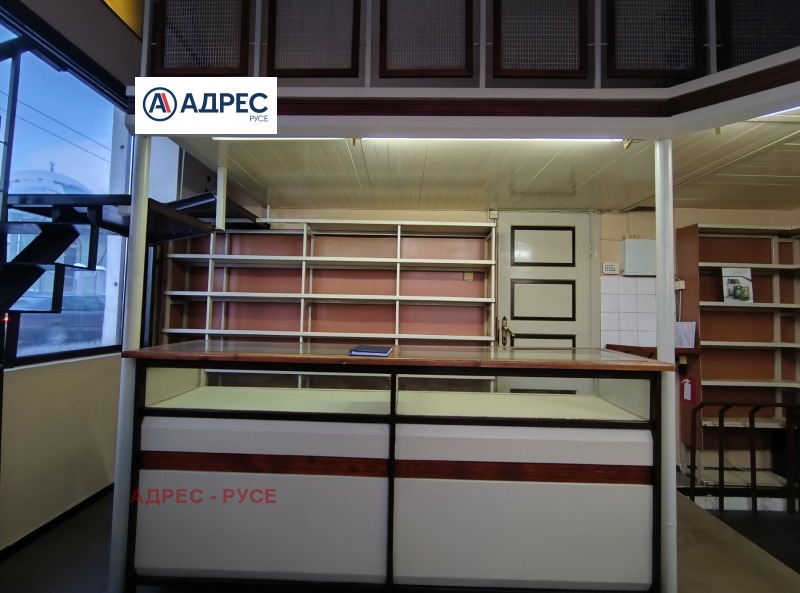 Дава под наем МАГАЗИН, гр. Русе, Широк център, снимка 4 - Магазини - 53095549