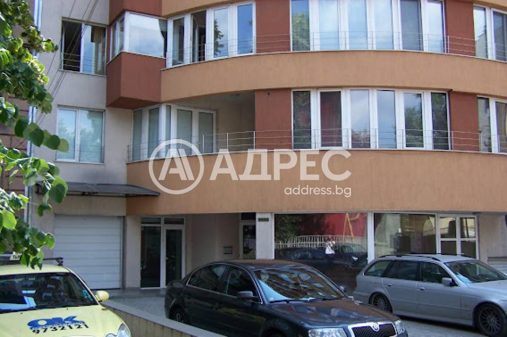 Дава под наем МАГАЗИН, гр. София, Център