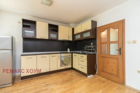 1 спаваћа соба Лјатно кино Тракија, Варна 10
