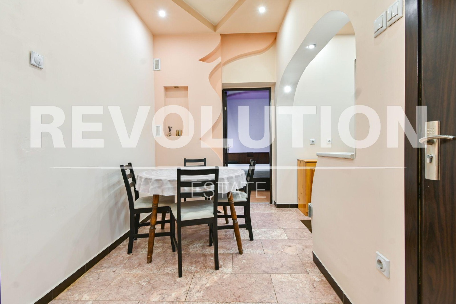 Дава под наем 2-СТАЕН, гр. София, Център, снимка 4 - Апартаменти - 53911685