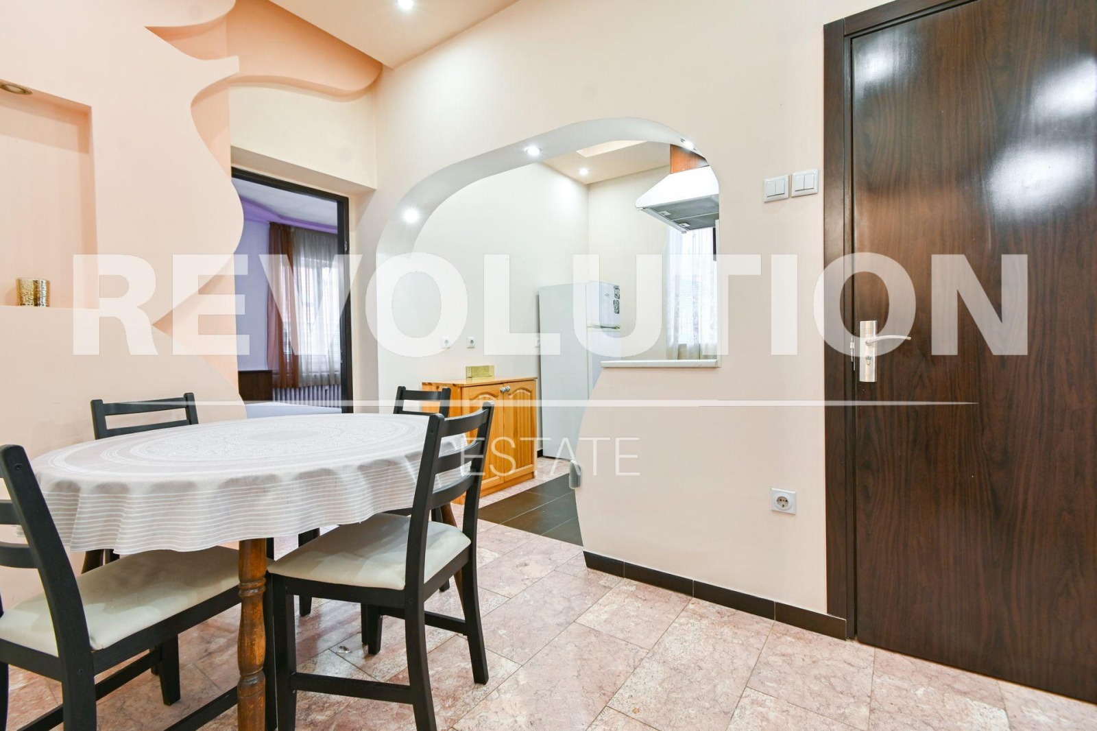 Дава под наем 2-СТАЕН, гр. София, Център, снимка 5 - Апартаменти - 53911685