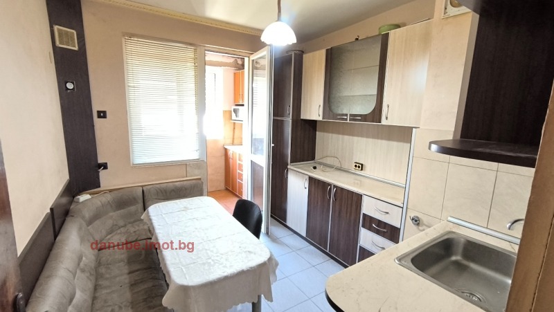Дава под наем  2-стаен град Русе , Здравец , 75 кв.м | 36374165