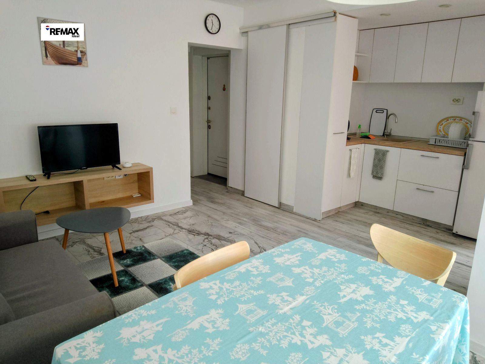 Дава под наем 2-СТАЕН, гр. Варна, Център, снимка 2 - Апартаменти - 53705194