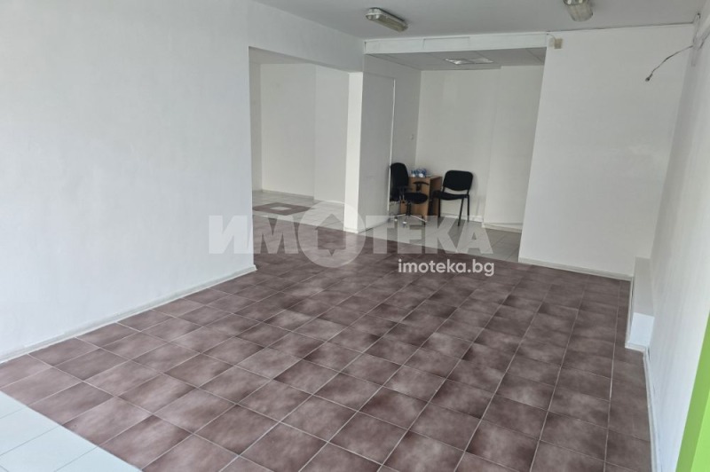 Te huur  Winkel Sofia , Belite brezi , 75 m² | 48512150 - afbeelding [4]