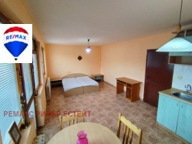 Attic Hasjove, Ruse