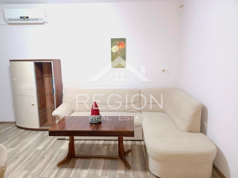 Para alugar  1 quarto Plovdiv , Karchiiaka , 55 m² | 82197139