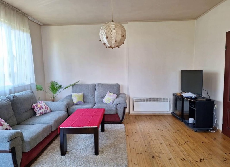De inchiriat  2 dormitoare Plovdiv , Ciuciuc Parij , 110 mp | 93805953