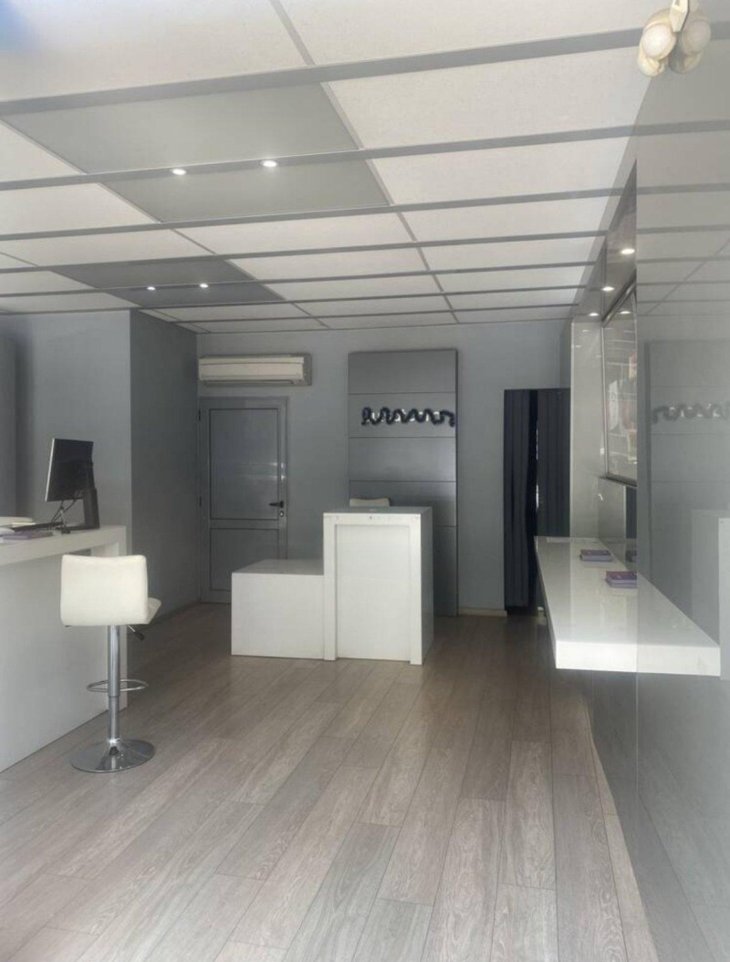 Te huur  Winkel Plovdiv , Kjutsjuk Parizj , 106 m² | 92226171