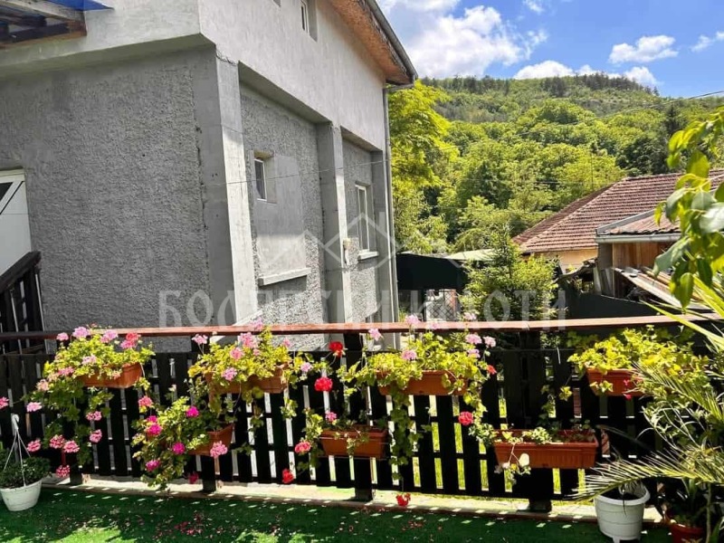 Дава под Наем КЪЩА в град Велико Търново, Асенов - 275 кв.м / 1 690 € » 3 305.35 лв., БОЛЯРСКИ ИМОТИ