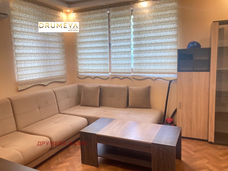 Para alugar  1 quarto Varna , Trochevo , 60 m² | 54682110