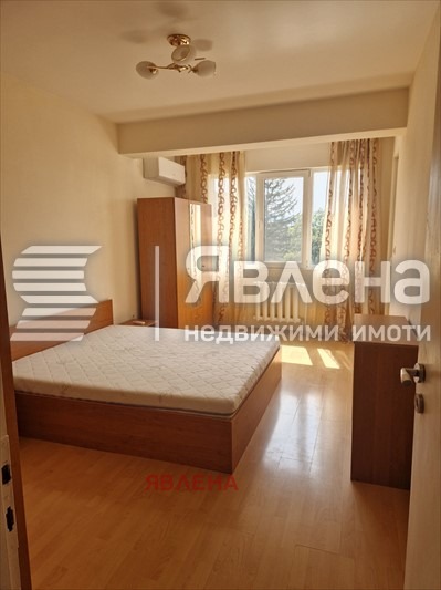 Дава под нем  2-стаен, град София, Лозенец •  800 € • ID 25961342 — holmes.bg - [1] 