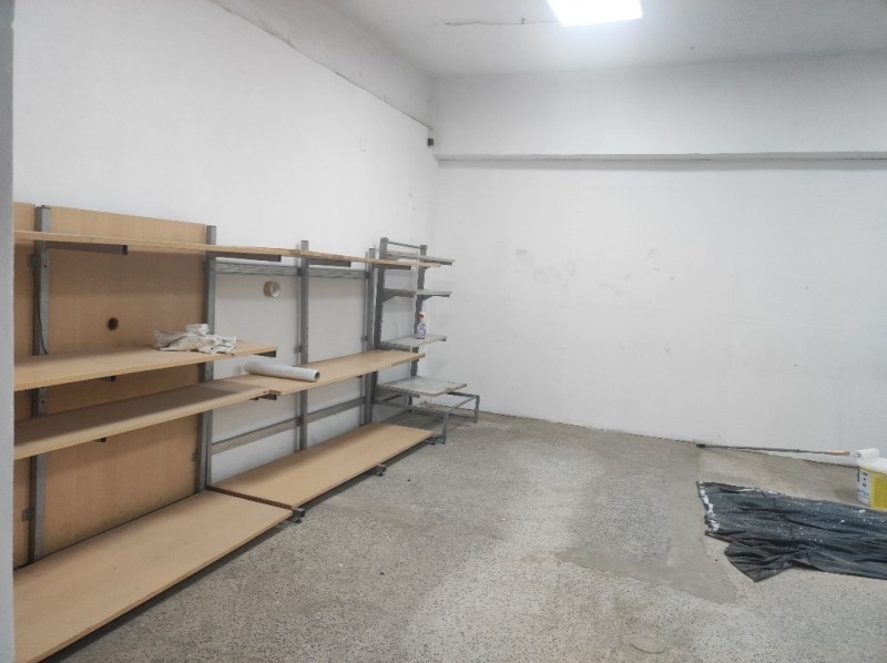 Дава под Наем СКЛАД в град Шумен, Център - 60 кв.м / 175 € » 342.27 лв., ВЕЯ