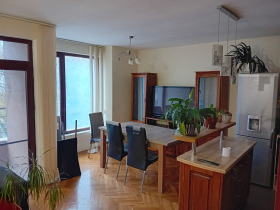 2 bedroom Kolhozen pazar, Varna 1