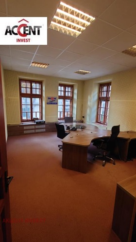 Büro Grazka mahala, Warna 4