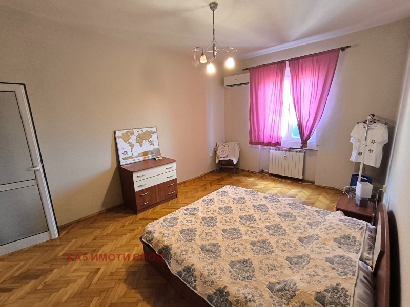 Издаје се  1 спаваћа соба Софија , Центар , 80 м2 | 76583252 - слика [5]