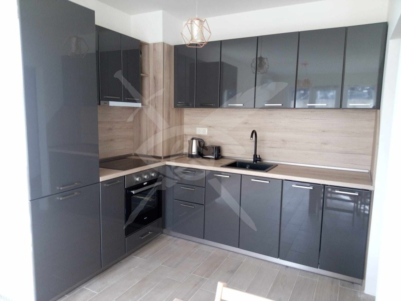 Te huur  2 slaapkamers Varna , Vazrazjdane 3 , 90 m² | 41275576