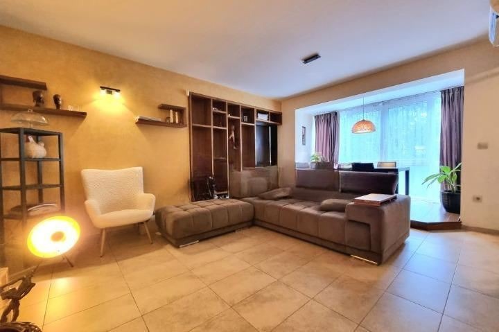 Под наем 4-СТАЕН, град София, Витоша • 1400 € • 87565694 — Holmes.bg