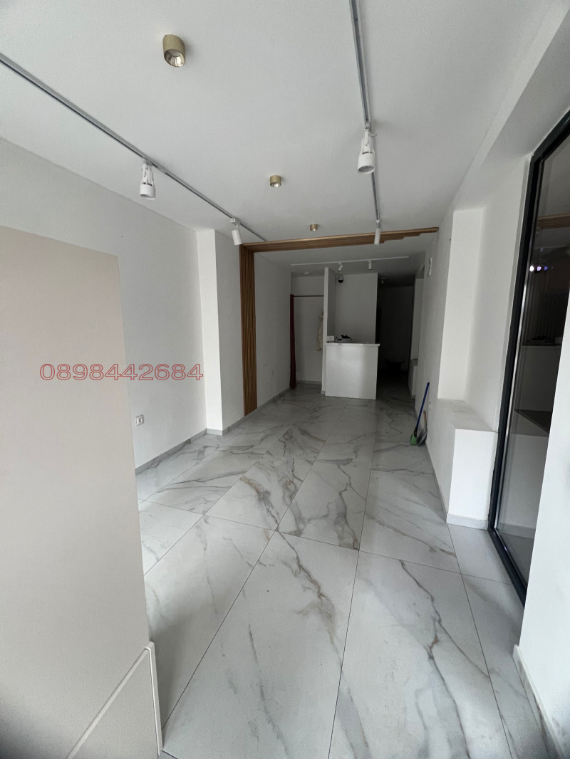 Дава под наем МАГАЗИН, гр. Варна, Център, снимка 2 - Магазини - 53225125