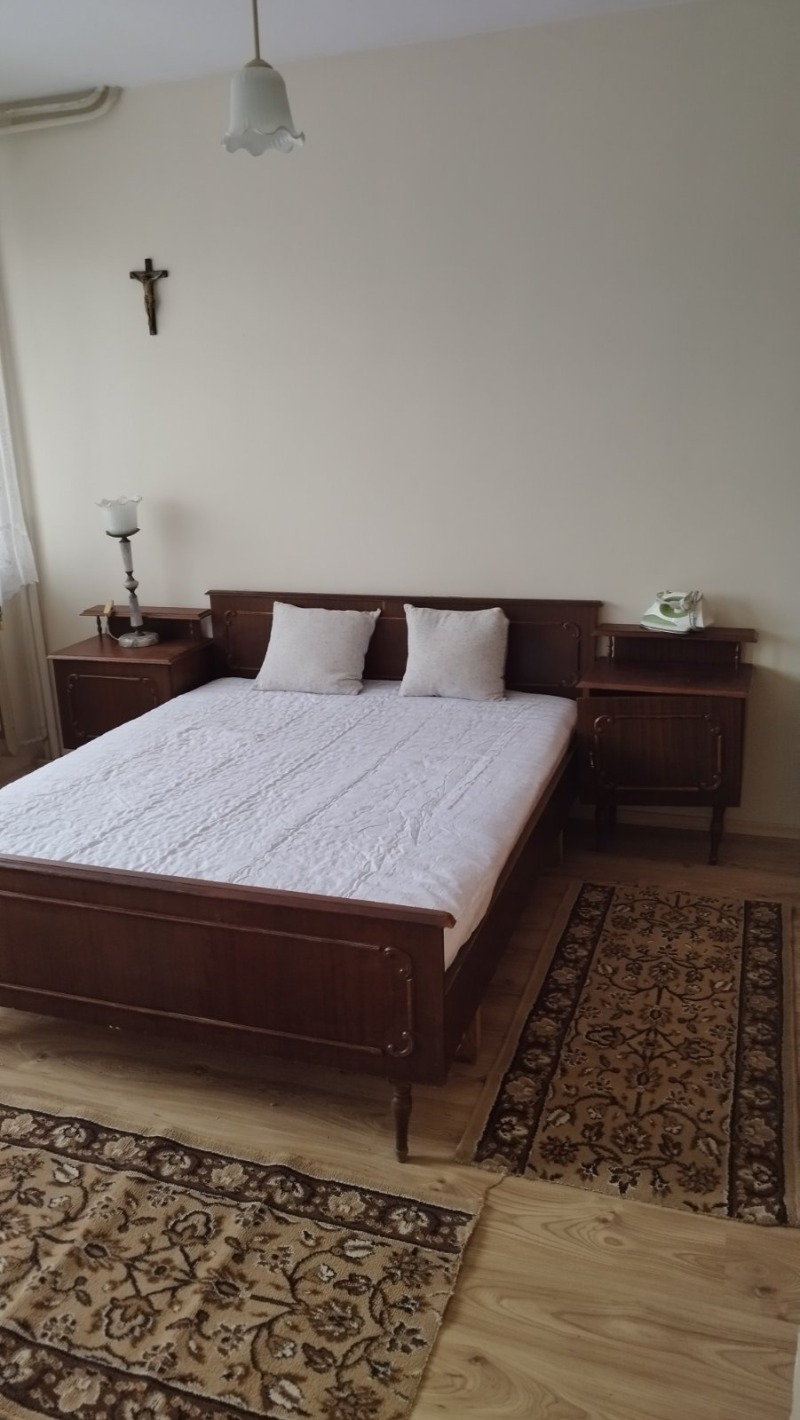 Te huur  1 slaapkamer Plovdiv , Tsentar , 70 m² | 62306982